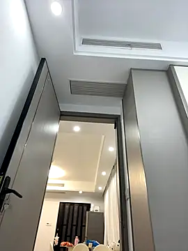 xyebobs online show from September 14, 2025, 2:05 pm