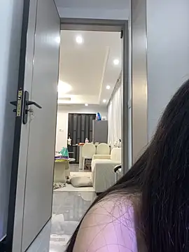 xyebobs online show from September 20, 2025, 2:40 pm