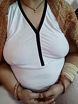 milf-kaira online show from December 11, 2024, 8:47 am
