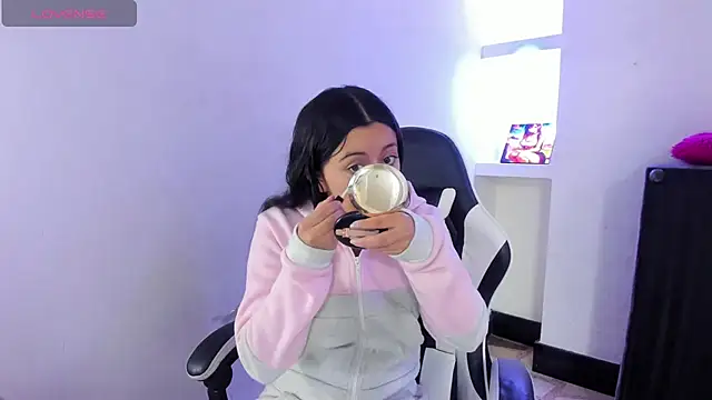 Snapshot of zoe_connor19 chatting on March 3, 2026, 8:04 pm zoe connor19 online show from March 3, 2026, 8:04 pm