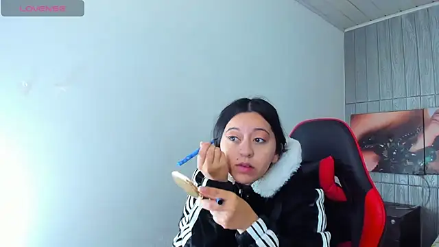 zoe connor19 online show from April 5, 2026, 12:02 pm