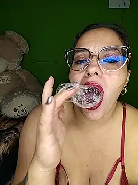 Snapshot of emily_sweet13 chatting on July 18, 2026, 4:55 pm emily sweet13 online show from July 18, 2026, 4:55 pm