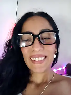 chloewildd  online show from October 19, 2025, 9:26 pm