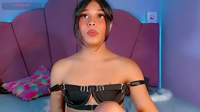 Snapshot of ValentinaMarinn chatting on December 14, 2024, 11:56 pm ValentinaMarinn online show from December 14, 2024, 11:56 pm