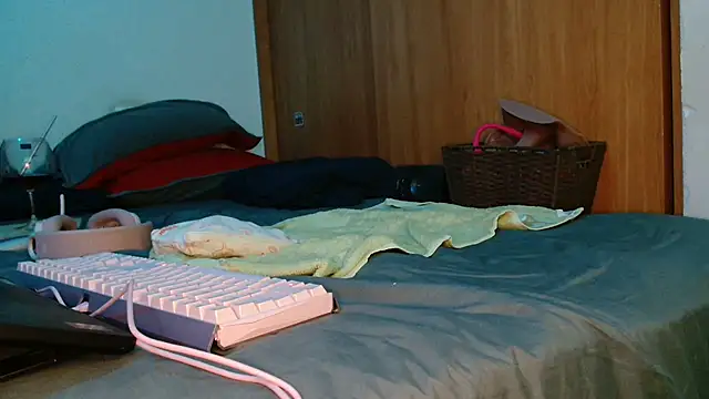 DirtyDi97 online show from November 13, 2025, 2:32 am