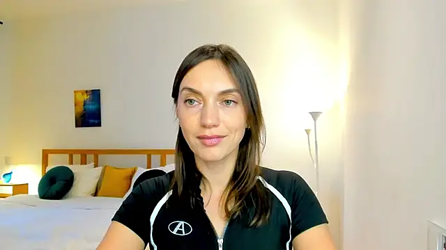 Snapshot of LovelyeeMia chatting on December 2, 2024, 10:18 am LovelyeeMia online show from December 2, 2024, 10:18 am