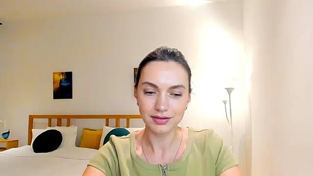 Snapshot of LovelyeeMia chatting on December 10, 2024, 6:28 pm LovelyeeMia online show from December 10, 2024, 6:28 pm