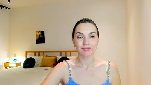 Snapshot of LovelyeeMia chatting on December 17, 2024, 2:22 pm LovelyeeMia online show from December 17, 2024, 2:22 pm