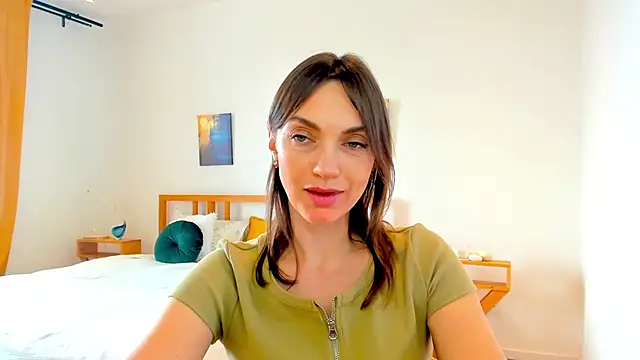 Snapshot of LovelyeeMia chatting on December 18, 2024, 9:14 am LovelyeeMia online show from December 18, 2024, 9:14 am