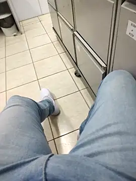 gatmoreno1 online show from November 1, 2025, 11:23 am