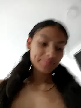 Snapshot of vanyacam_ chatting on February 10, 2025, 1:44 pm vanyacam  online show from February 10, 2025, 1:44 pm