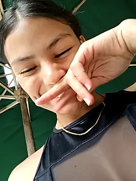 Snapshot of vanyacam_ chatting on February 10, 2025, 9:15 pm vanyacam  online show from February 10, 2025, 9:15 pm