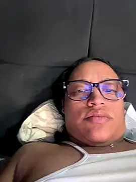 Snapshot of angela_angels_ chatting on December 5, 2024, 8:00 am angela angels online show from December 5, 2024, 8:00 am