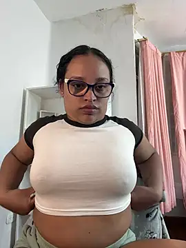 Snapshot of angela_angels_ chatting on December 9, 2024, 2:56 am angela angels online show from December 9, 2024, 2:56 am
