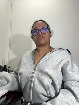 Snapshot of angela_angels_ chatting on December 31, 2024, 2:19 am angela angels online show from December 31, 2024, 2:19 am
