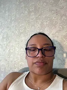 Snapshot of angela_angels_ chatting on January 1, 2025, 10:24 pm angela angels online show from January 1, 2025, 10:24 pm