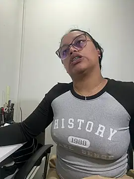 Snapshot of angela_angels_ chatting on March 15, 2025, 4:35 am angela angels online show from March 15, 2025, 4:35 am