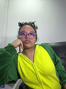 Snapshot of angela_angels_ chatting on October 2, 2025, 3:35 am angela angels online show from October 2, 2025, 3:35 am