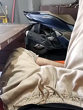 Juliano69xv online show from February 8, 2026, 7:06 pm