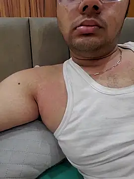 Snapshot of SWEETBOYJI chatting on October 31, 2025, 6:31 pm SWEETBOYJI online show from October 31, 2025, 6:31 pm