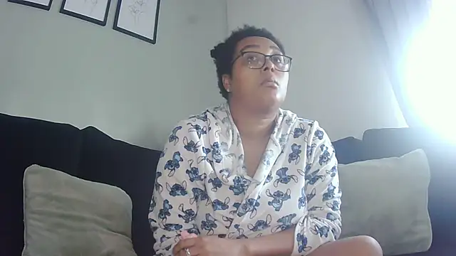 vanilla chocolate23 online show from November 13, 2025, 10:25 am