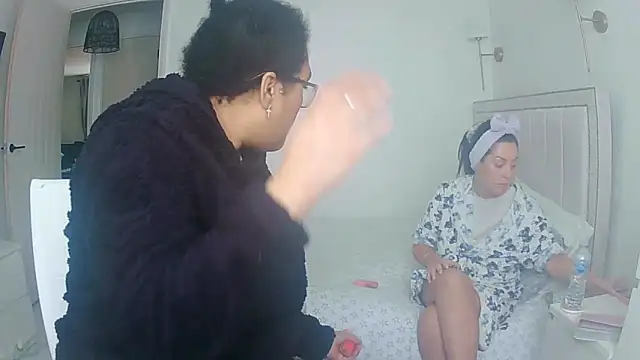 vanilla chocolate23 online show from March 23, 2026, 11:25 am