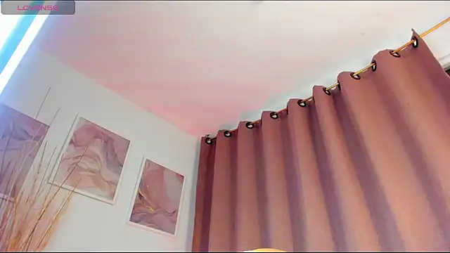 Snapshot of Angie_Pirss chatting on February 6, 2025, 8:02 pm Angie Pirss online show from February 6, 2025, 8:02 pm