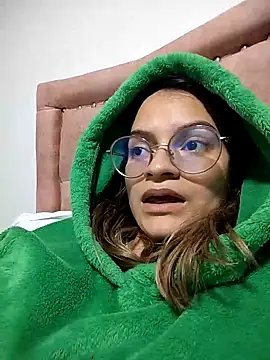 Snapshot of Angie_Pirss chatting on October 10, 2025, 9:47 pm Angie Pirss online show from October 10, 2025, 9:47 pm