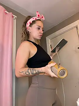 lexybabyxo online show from May 13, 2026, 12:57 pm