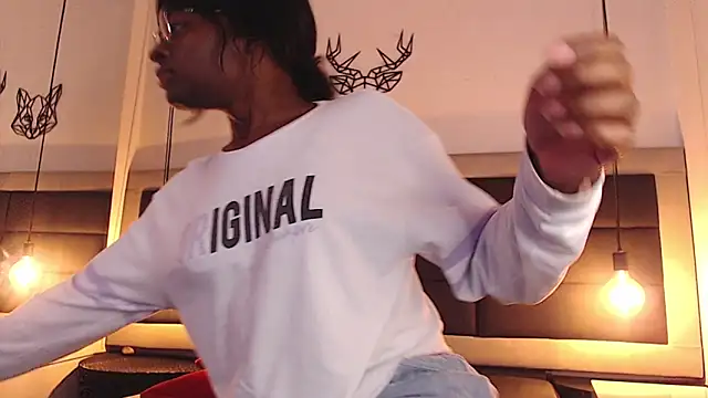 candy lovee69 online show from March 5, 2026, 6:04 pm