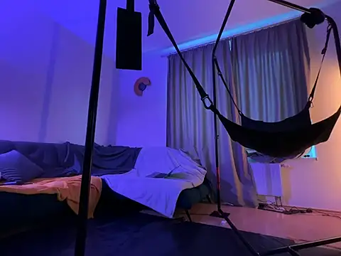 Snapshot of manforhotfun chatting on April 15, 2026, 4:14 pm manforhotfun online show from April 15, 2026, 4:14 pm