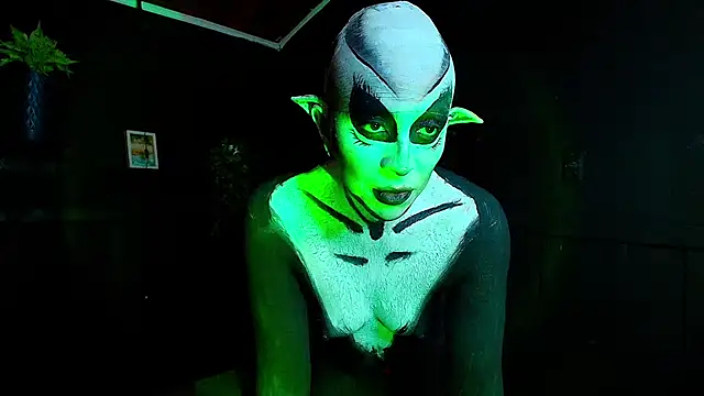 sahra taylor  online show from November 29, 2025, 5:49 pm