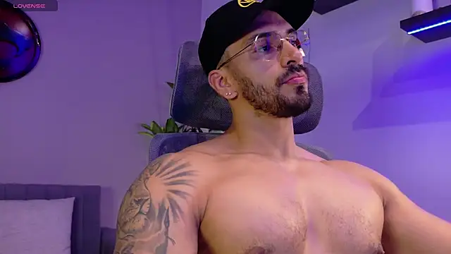 Snapshot of tony_muscle chatting on July 15, 2026, 6:57 pm tony muscle online show from July 15, 2026, 6:57 pm