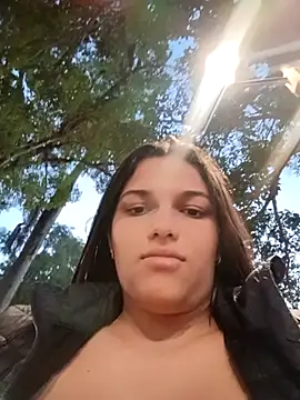 girl milk1 online show from December 20, 2025, 10:50 pm