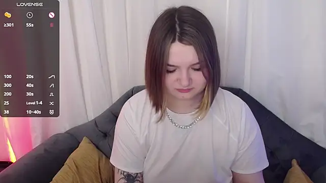 Snapshot of Alice_Walters chatting on January 25, 2025, 3:41 pm Alice Walters online show from January 25, 2025, 3:41 pm