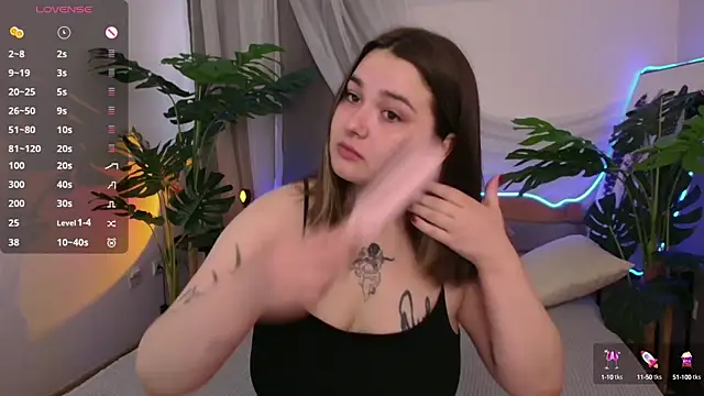 Snapshot of Alice_Walters chatting on September 15, 2025, 2:28 pm Alice Walters online show from September 15, 2025, 2:28 pm