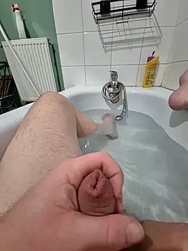 Snapshot of Ragnar-59 chatting on January 3, 2025, 7:38 am Ragnar-59 online show from January 3, 2025, 7:38 am