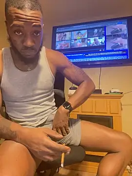 prettyrichie online show from November 4, 2025, 2:43 am