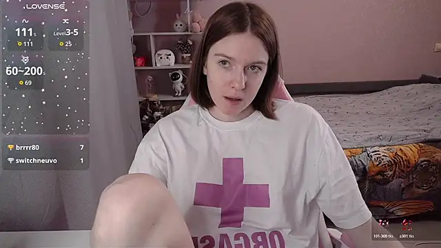 CassieJuice69 online show from November 24, 2025, 6:18 pm