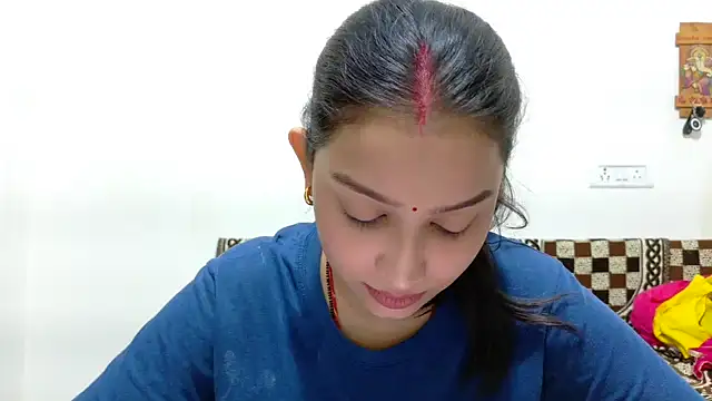 Snapshot of Aleena_Rai chatting on October 14, 2025, 6:20 pm Aleena Rai online show from October 14, 2025, 6:20 pm