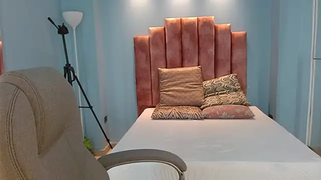 lou rosse  online show from March 24, 2026, 7:52 pm