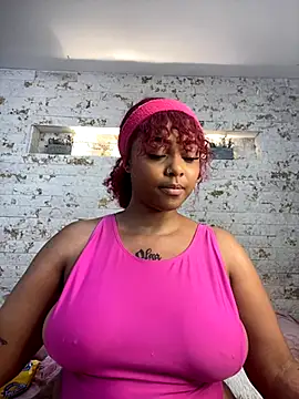 Snapshot of pamela_west chatting on November 5, 2025, 8:09 pm pamela west online show from November 5, 2025, 8:09 pm