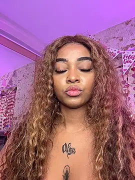 Snapshot of pamela_west chatting on February 6, 2026, 8:23 pm pamela west online show from February 6, 2026, 8:23 pm