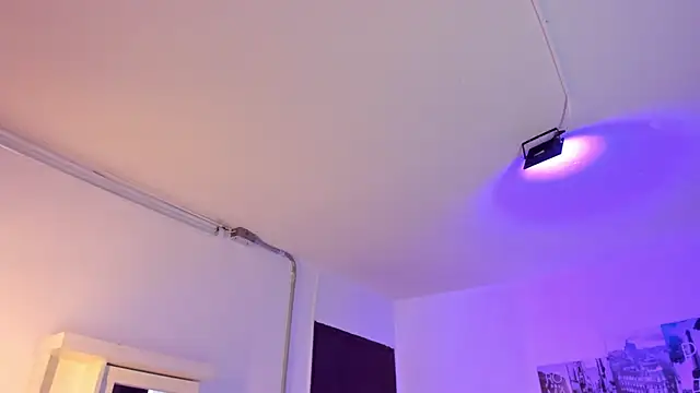 Amy Kiitty  online show from September 16, 2025, 12:28 pm