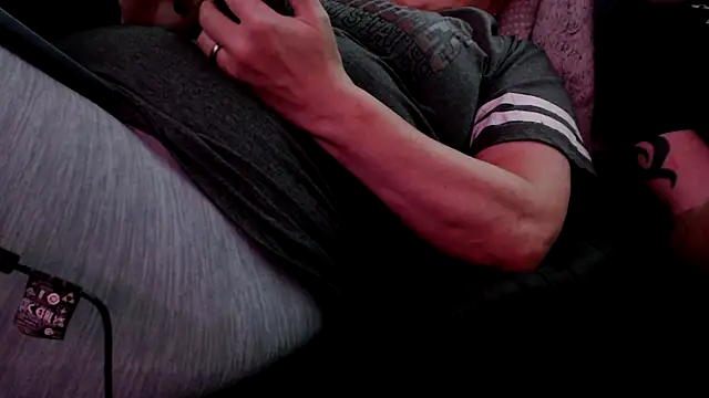 modenq online show from March 21, 2026, 7:06 pm