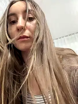 viviandaimond1 online show from October 16, 2025, 1:23 pm