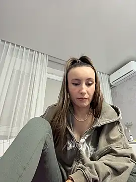 viviandaimond1 online show from February 10, 2026, 7:51 pm