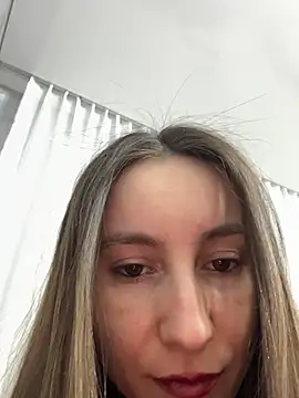 viviandaimond1 online show from February 14, 2026, 8:05 pm