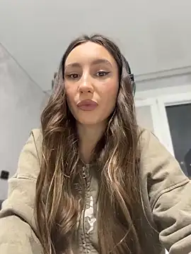 viviandaimond1 online show from April 14, 2026, 5:08 pm