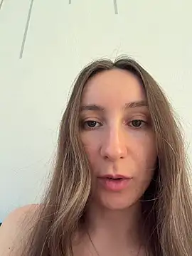 viviandaimond1 online show from June 3, 2026, 11:46 am
